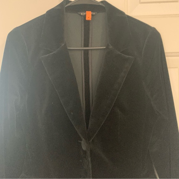 Black Halo Velvet Women's Blazer - Picture 6 of 13